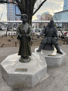 静岡駅 竹千代君像 今川義元公像